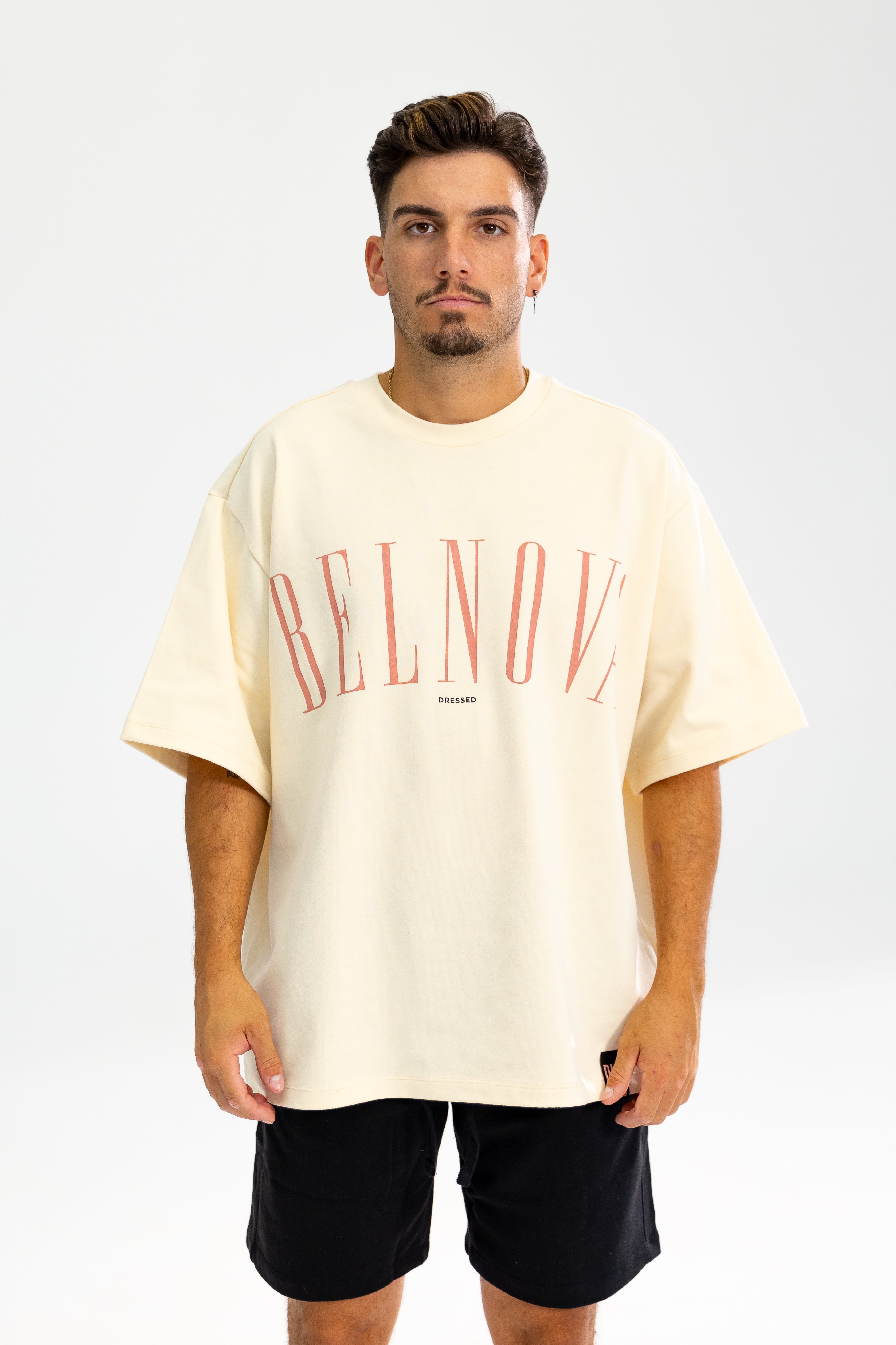 CURVE TEE CREMÉ ESSENTIALS
