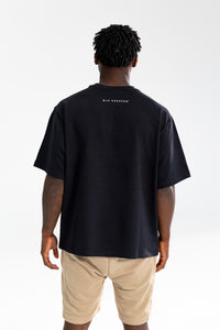 CURVE TEE BLACK ESSENTIALS